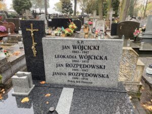 Grób Jana Rozpędowskiego, brata mojego dziadka Leona, Jego żony Janiny z Wójcickich oraz jej rodziców Jana i Leokadii. Tomaszów Mazowiecki