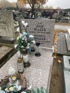 Grób Józefa Miazka, brata mojego pradziadka Ignacego, oraz jego żony Walerii z domu Matuszewskiej. Tomaszów Mazowiecki