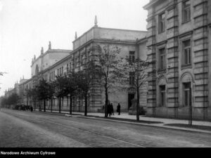 Ministerstwo Spraw Wojskowych na ulicy 6 Sierpnia 1/3/5 1927 r. Narodowe Archiwum Cyfrowe