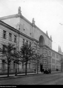 Ministerstwo Spraw Wojskowych na ulicy 6 Sierpnia 1/3/5 1927 r. Narodowe Archiwum Cyfrowe