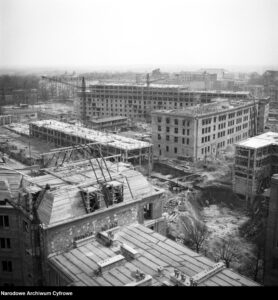 Osiedle Latawiec - widok od strony placu Zbawiciela 1955 rok Zbyszko Siemaszko Narodowe Archiwum Cyfrowe