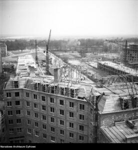 Osiedle Latawiec - widok od strony placu Zbawiciela 1955 rok Zbyszko Siemaszko Narodowe Archiwum Cyfrowe